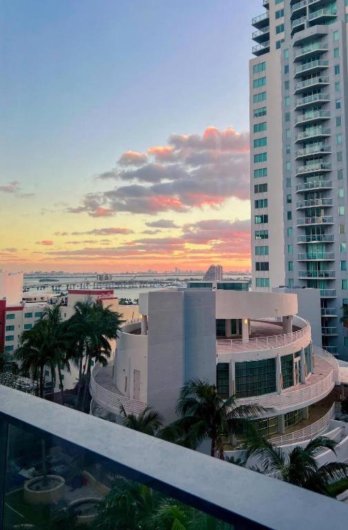 Miami Sunset City View מראה חיצוני תמונה